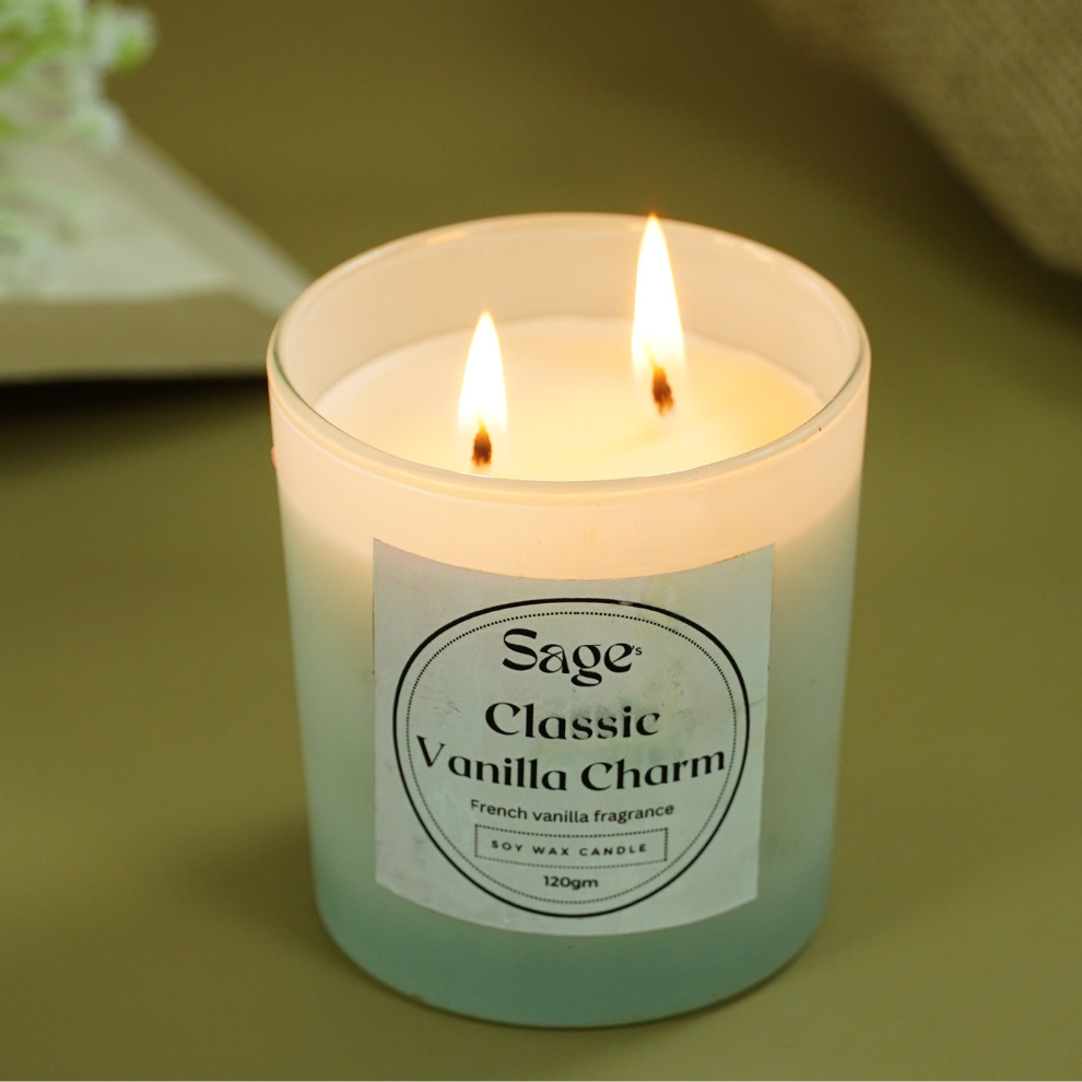 Classic Vanilla Charm Scented Jar Candle